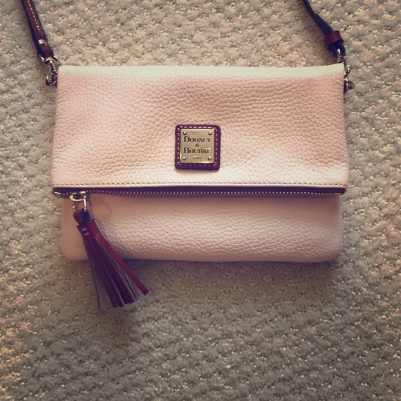 Dooney and Bourke cross body purse - Picture 1 of 3